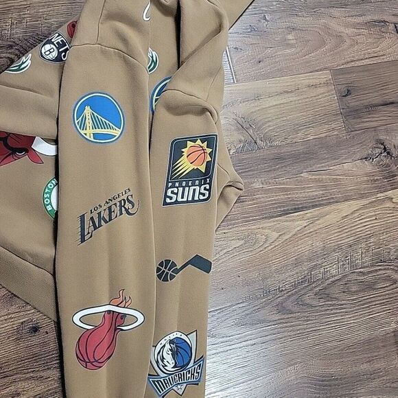 Hollister NBA Hoodie Adult Medium Brown All Over Print Flaws* - Picture 14 of 14
